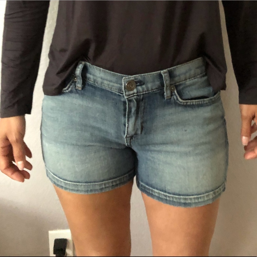 $169 Fidelity denim jeans shorts Size 26 soft🌟
